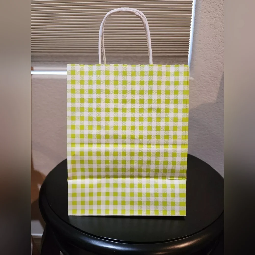 Set of 25 Green Gingham Paper Gift Bags, Medium Size, New